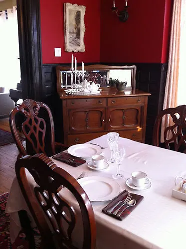 Redwood Bed And Breakfast Niagara Falls Canada