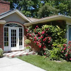Bed & Breakfast Dorchester House, Niagara Falls